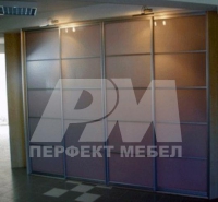 Гардероб с плъзгащи врати Гардероб с плъзгащи врати