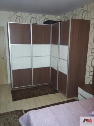 Гардероб с плъзгащи се врати Гардероб с плъзгащи се врати